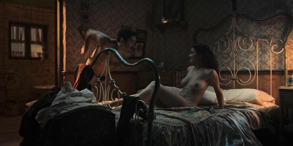 Paulina_Gaitan_Nude_In_The_Dead_Girls_28929.jpg