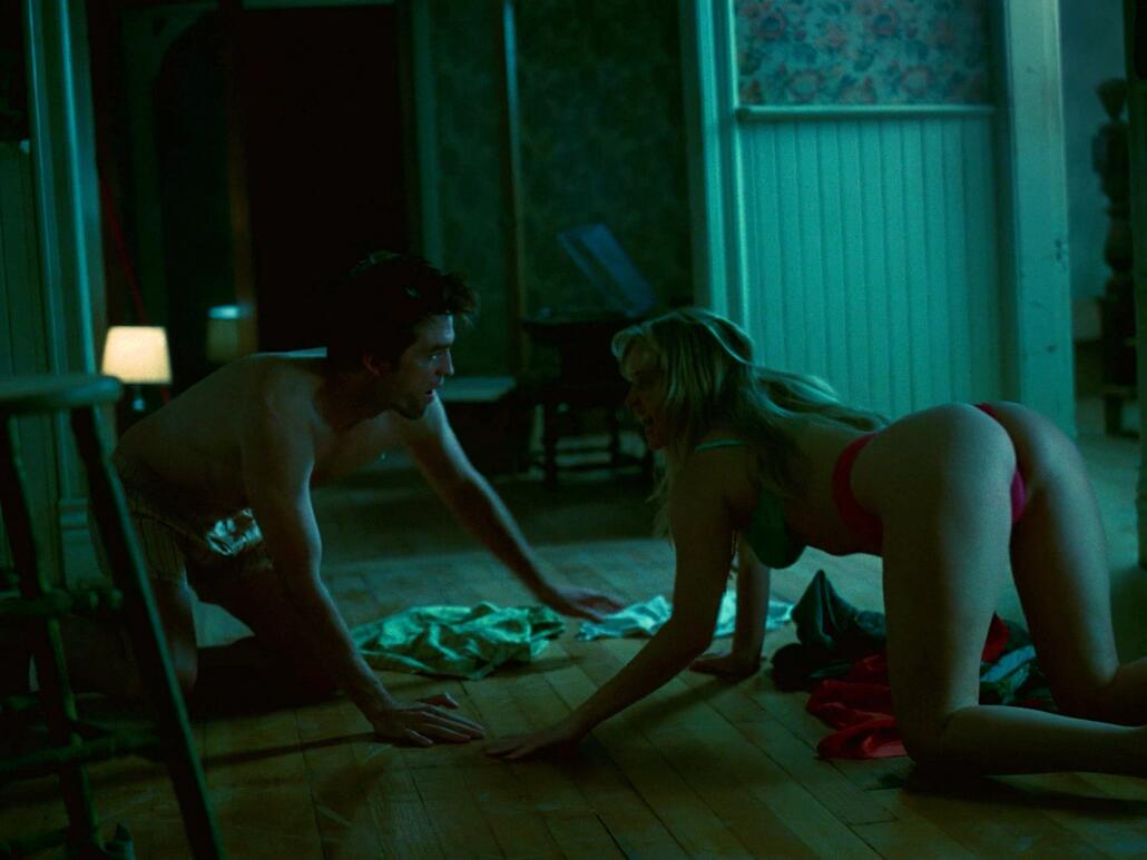 Jennifer Lawrence in Die My Love (4)

