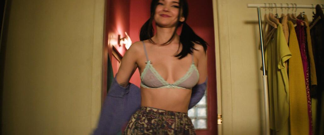 Dove Cameron Nude (9)
