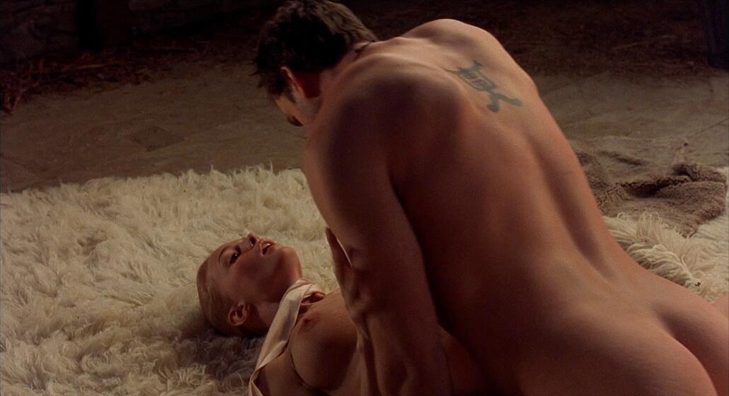 Heather Graham Nude In Killing Me Softly (14)
