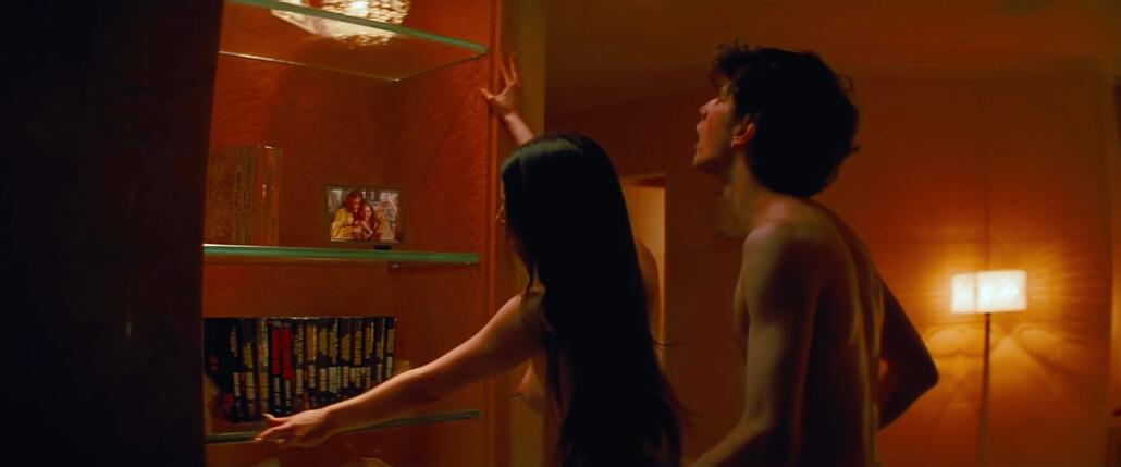Mikey Madison Nude In Anora (12)
