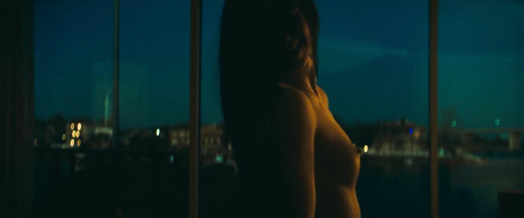 Mikey Madison Nude In Anora (5)

