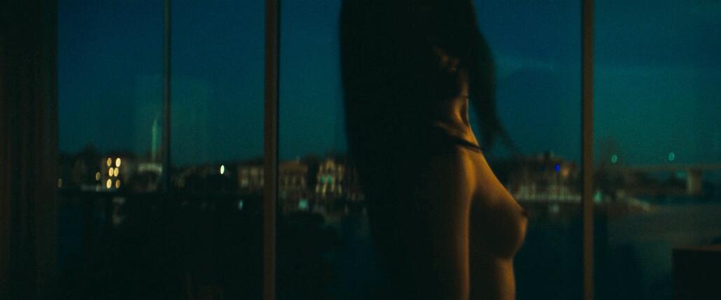 Mikey Madison Nude In Anora (6)
