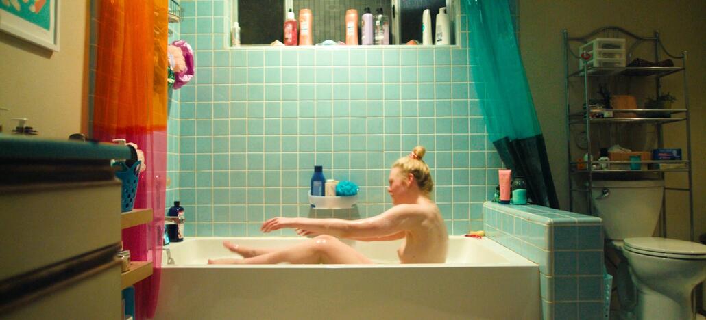 Elle Fanning in Margos Got Money Troubles (6)
