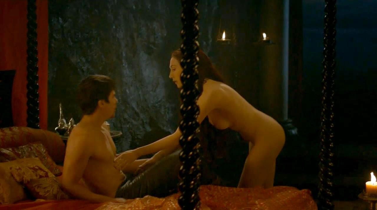 Carice van Houten Nude in Game Of Thrones (12)
