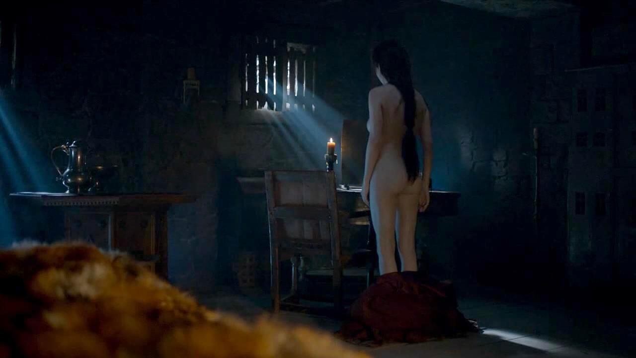 Carice van Houten Nude in Game Of Thrones (22)
