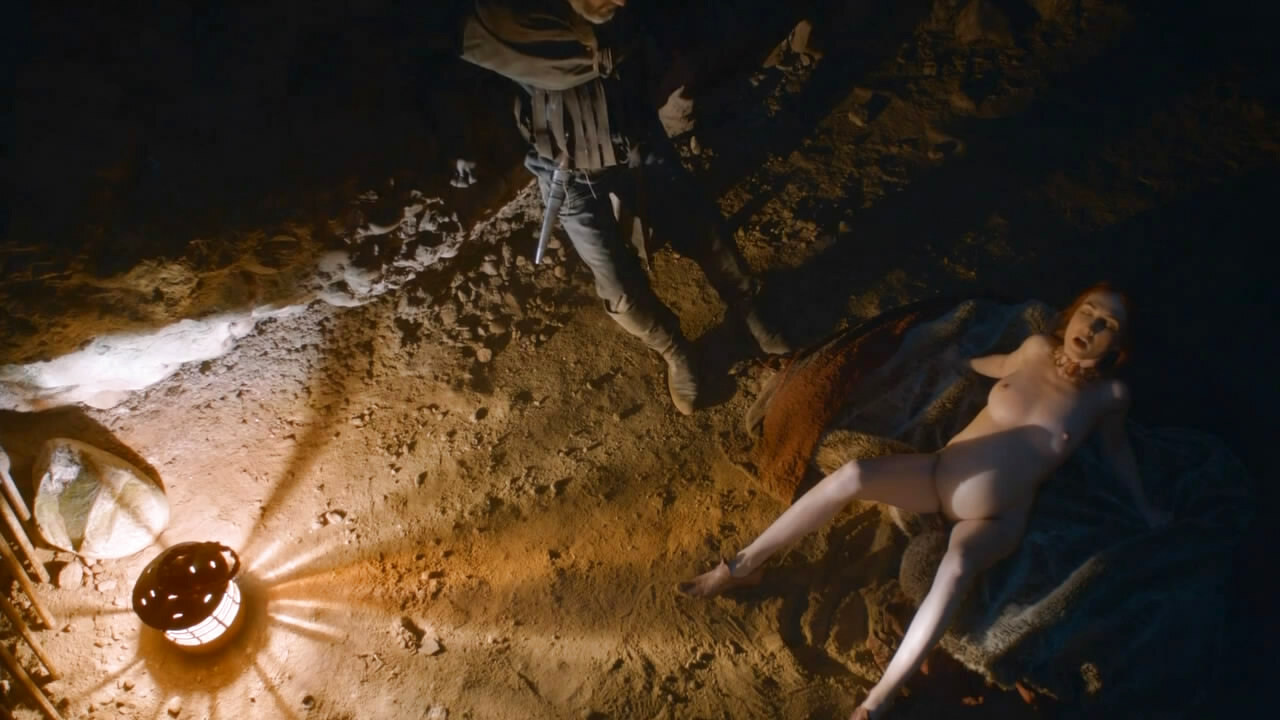Carice van Houten Nude in Game Of Thrones (6)
