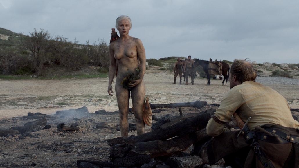 Emilia Clarke Nude In Game Of Thones (10)
