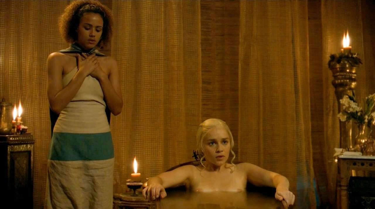 Emilia Clarke Nude In Game Of Thones (17)
