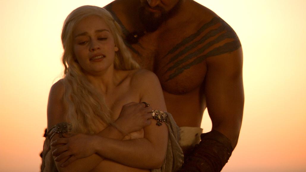 Emilia Clarke Nude In Game Of Thones (31)
