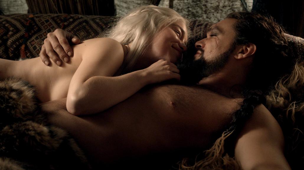 Emilia Clarke Nude In Game Of Thones (8)
