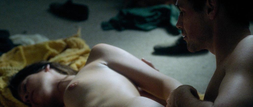 Kerry Fox in Intimacy (7)
