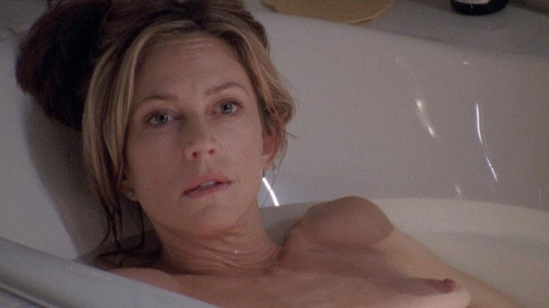 Ally-Walker-Tell-Me-You-Love-Me-S01E07_1
