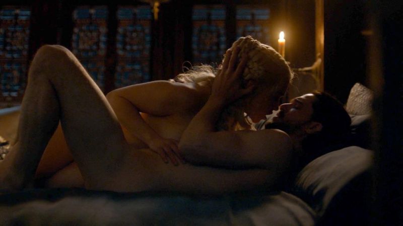 Emilia Clarke - Game of Thrones - S07E07_2
