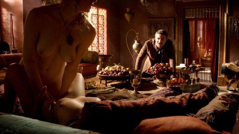 Esme Bianco & Sahara Knite - Game of Thrones - S01E07 - 1_4
