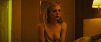 Elle_Fanning_-_Galveston_-_1_1.jpg