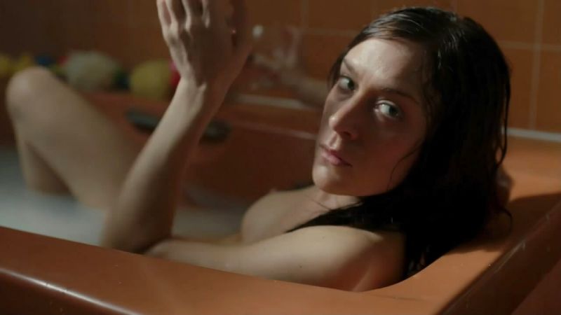 Chloe_Sevigny_-_Hit_and_Miss_-_S01E02_-_2_3.jpg