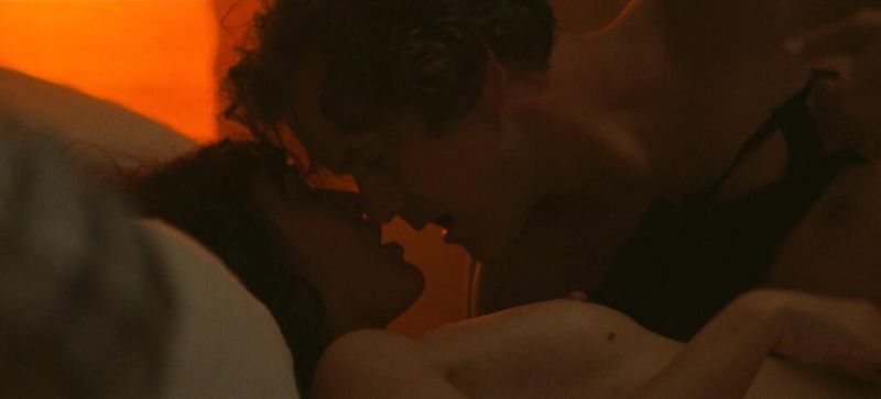 Lizzy Caplan - Fatal Attraction - S01E02 - 1_3
