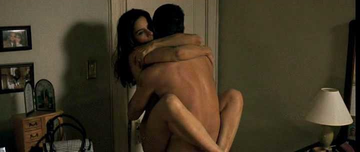 Amanda Peet - What Doesnt Kill You_4
