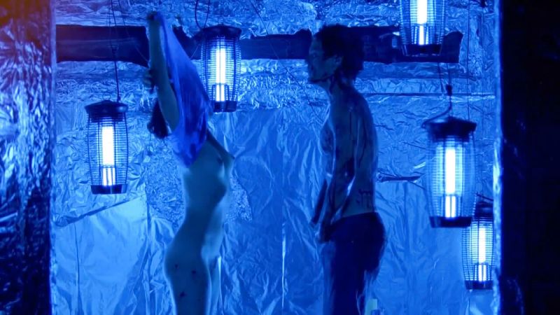 Ashley Judd - Bug - 3_1
