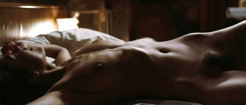 Elena_Anaya___Natasha_Yarovenko_-_Room_in_Rome_-_09_1.jpg