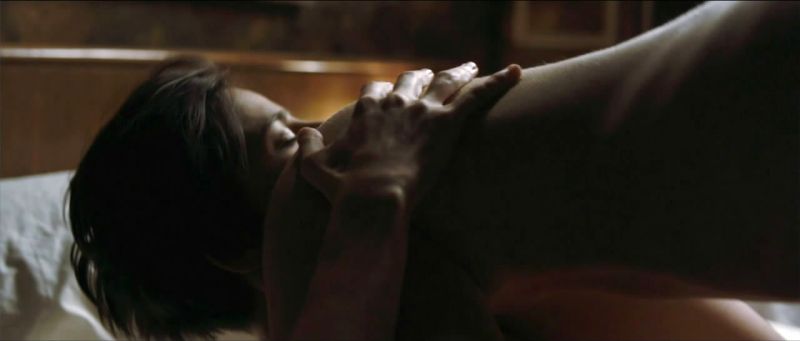 Elena_Anaya___Natasha_Yarovenko_-_Room_in_Rome_-_09_3.jpg