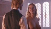 bM0980-ElizabethHurley_Aria-1_3.jpg