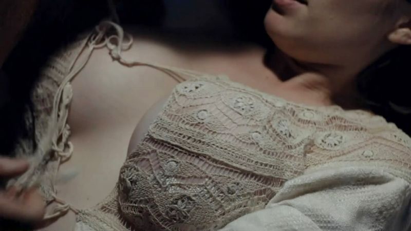 Hayley Atwell - The Pillars of the Earth - S01E06_2
