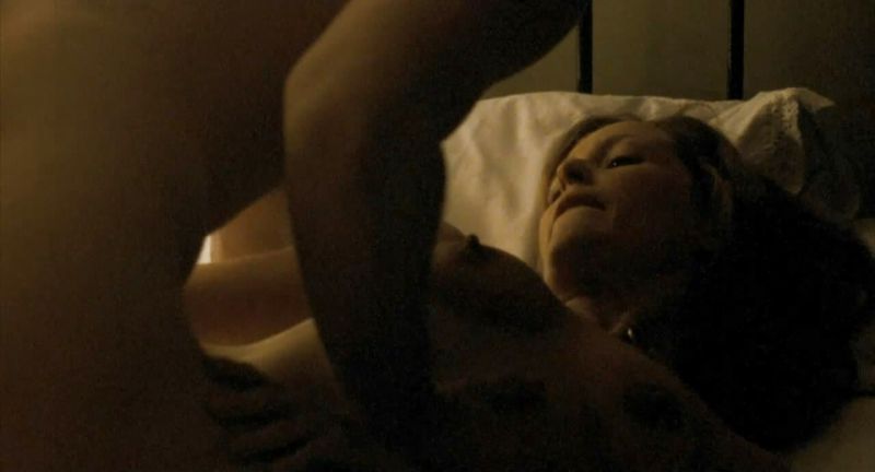 Gillian_Anderson_-_Straightheads_-_3_1.jpg