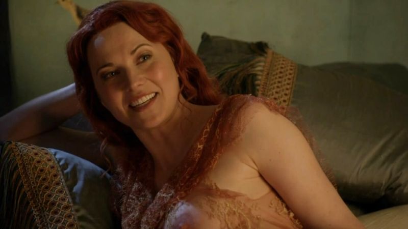 Lucy Lawless Nude (13)
