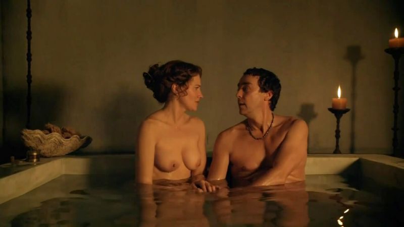 Lucy Lawless Nude (4)
