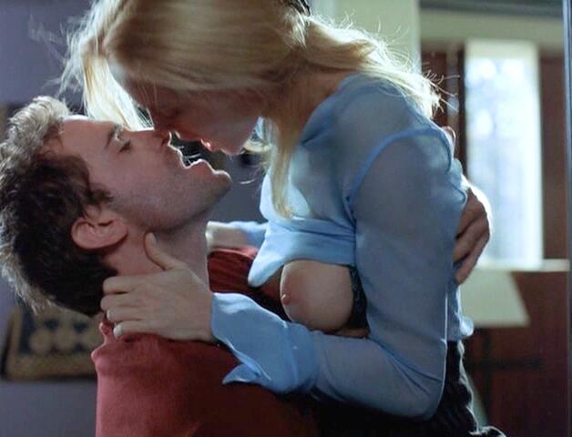 Heather-Graham-Killing-Me-Softly-1-Fullscreen_2.jpg