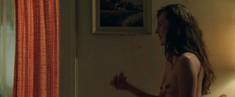 Milla Jovovich Nude (1)
