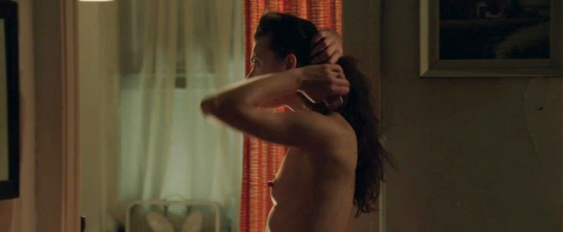 Milla Jovovich Nude (2)
