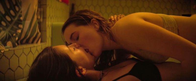 Kaitlyn Dever nude (2)
