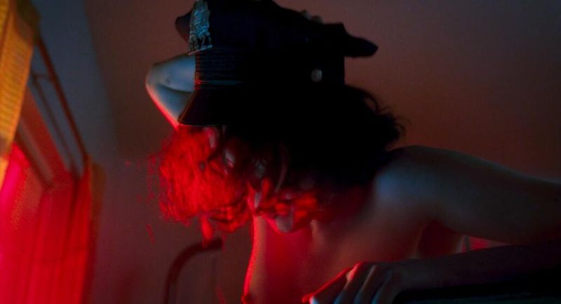 Margaret Qualley nude (24)
