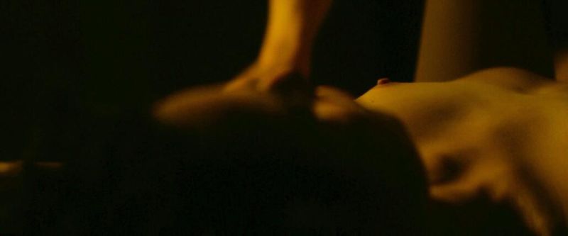 Margaret Qualley nude (27)
