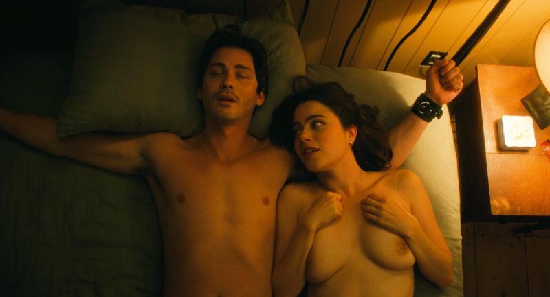 Molly Gordon Nude (2)
