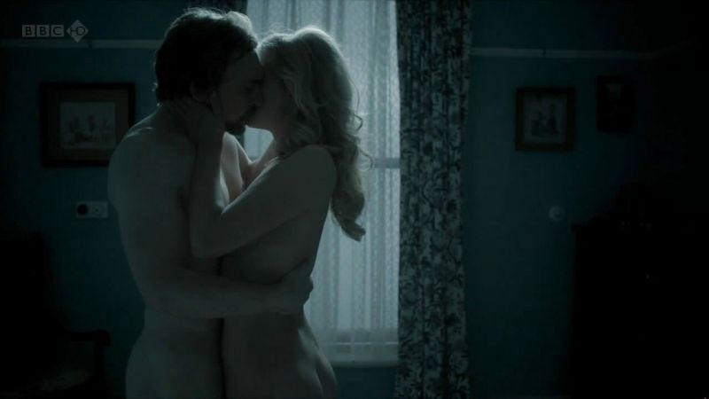 Rosamund Pike nude (12)
